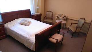 Отели типа «постель и завтрак» Villa Podkowa Podkowa Leśna Двухместный номер с двуспальной кроватью и дополнительной кроватью-3